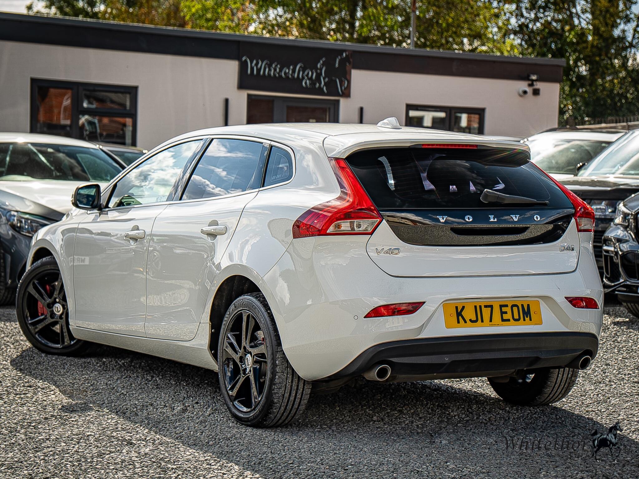 Volvo V40 view 4