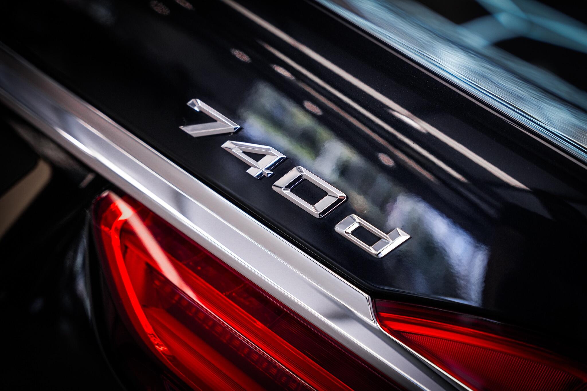 BMW 7 Series view 36