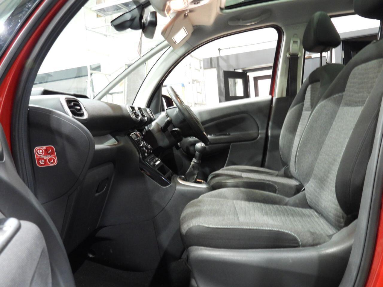 Citroen C3 Picasso view 18