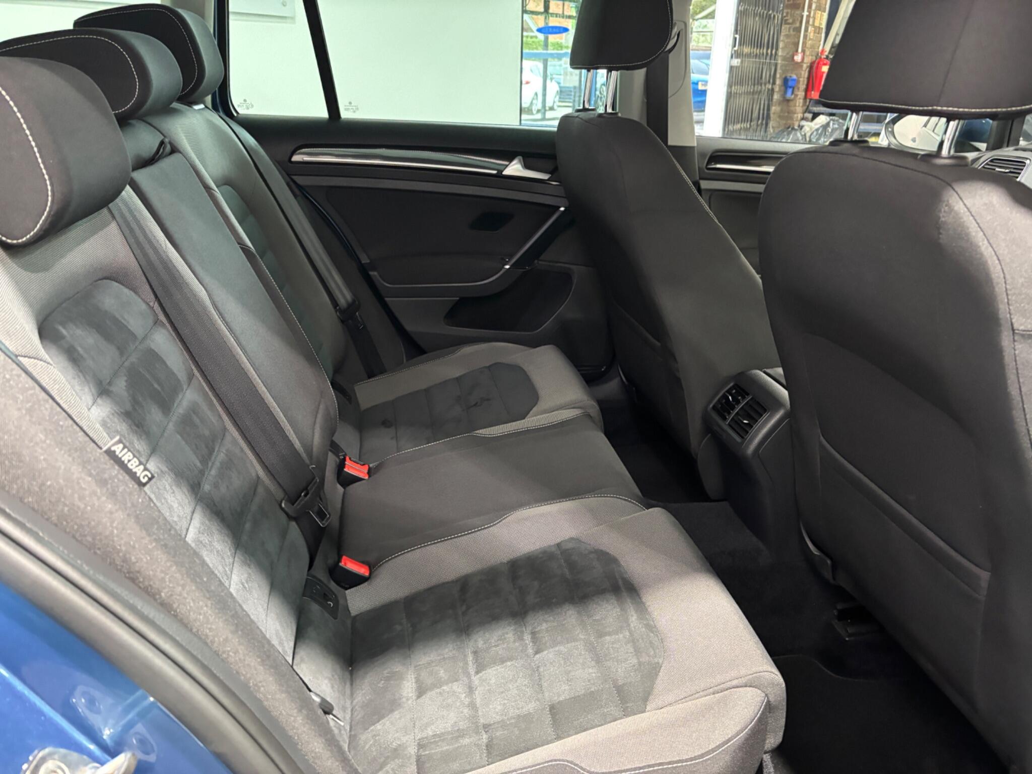 Volkswagen Golf view 13