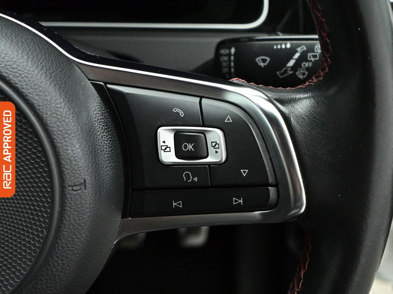 Volkswagen Golf view 22