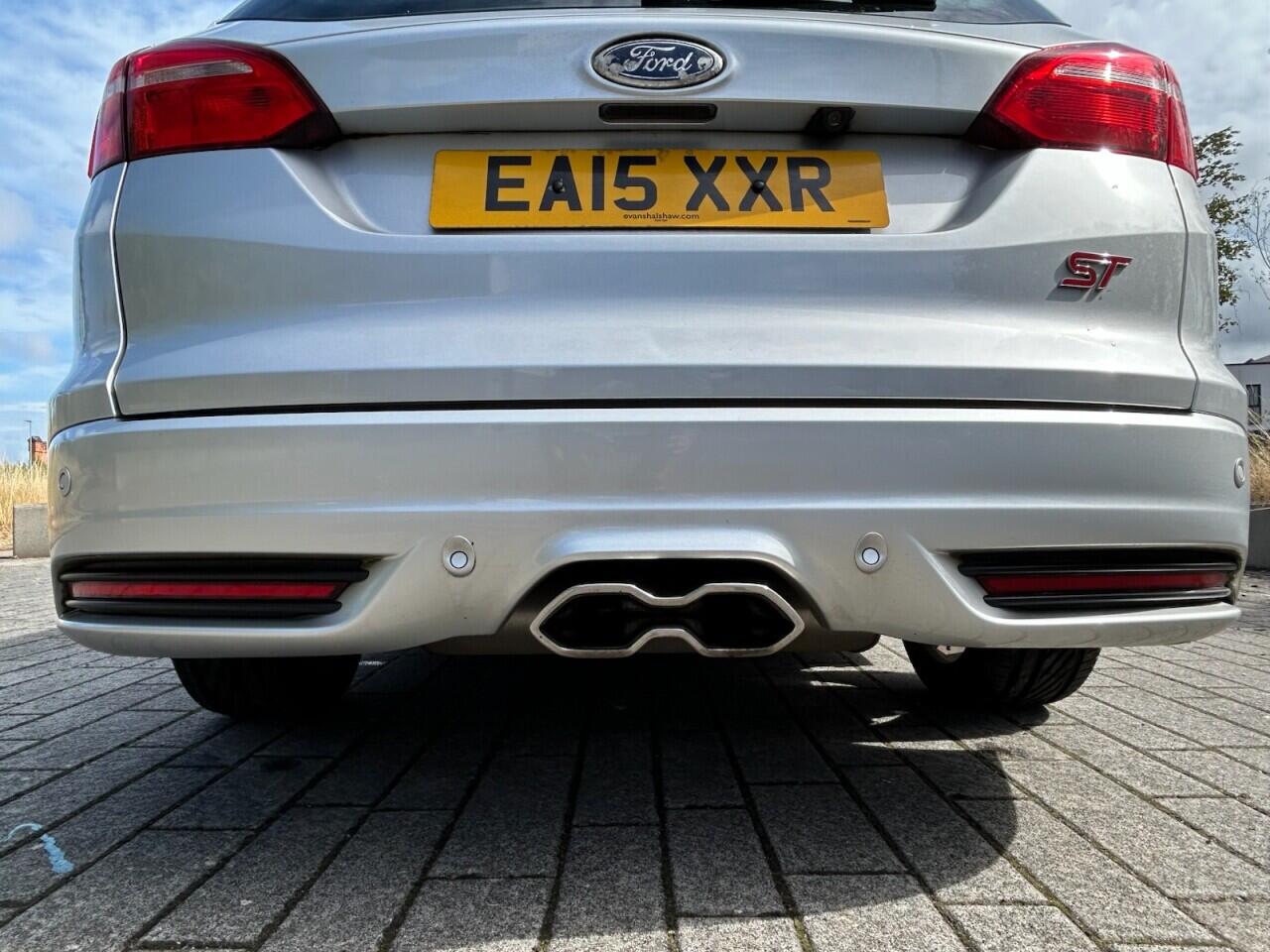 Ford Focus view 15