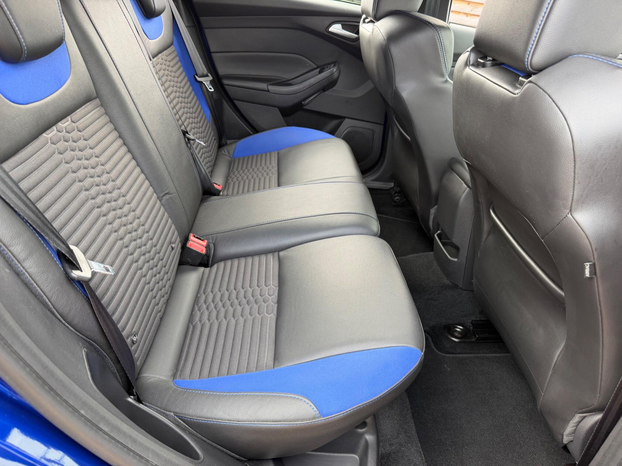 Ford Focus view 37