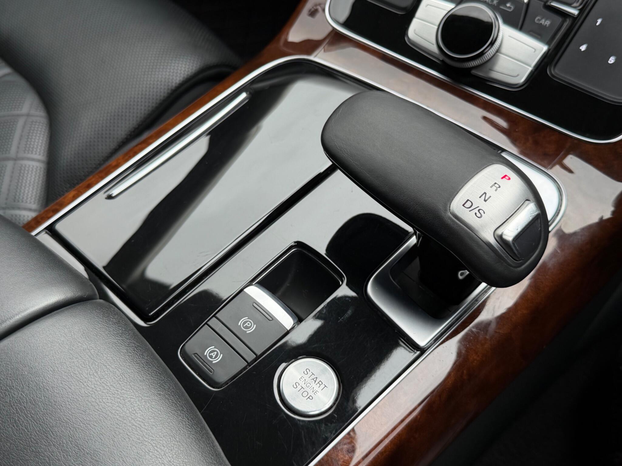 Audi A8 view 41