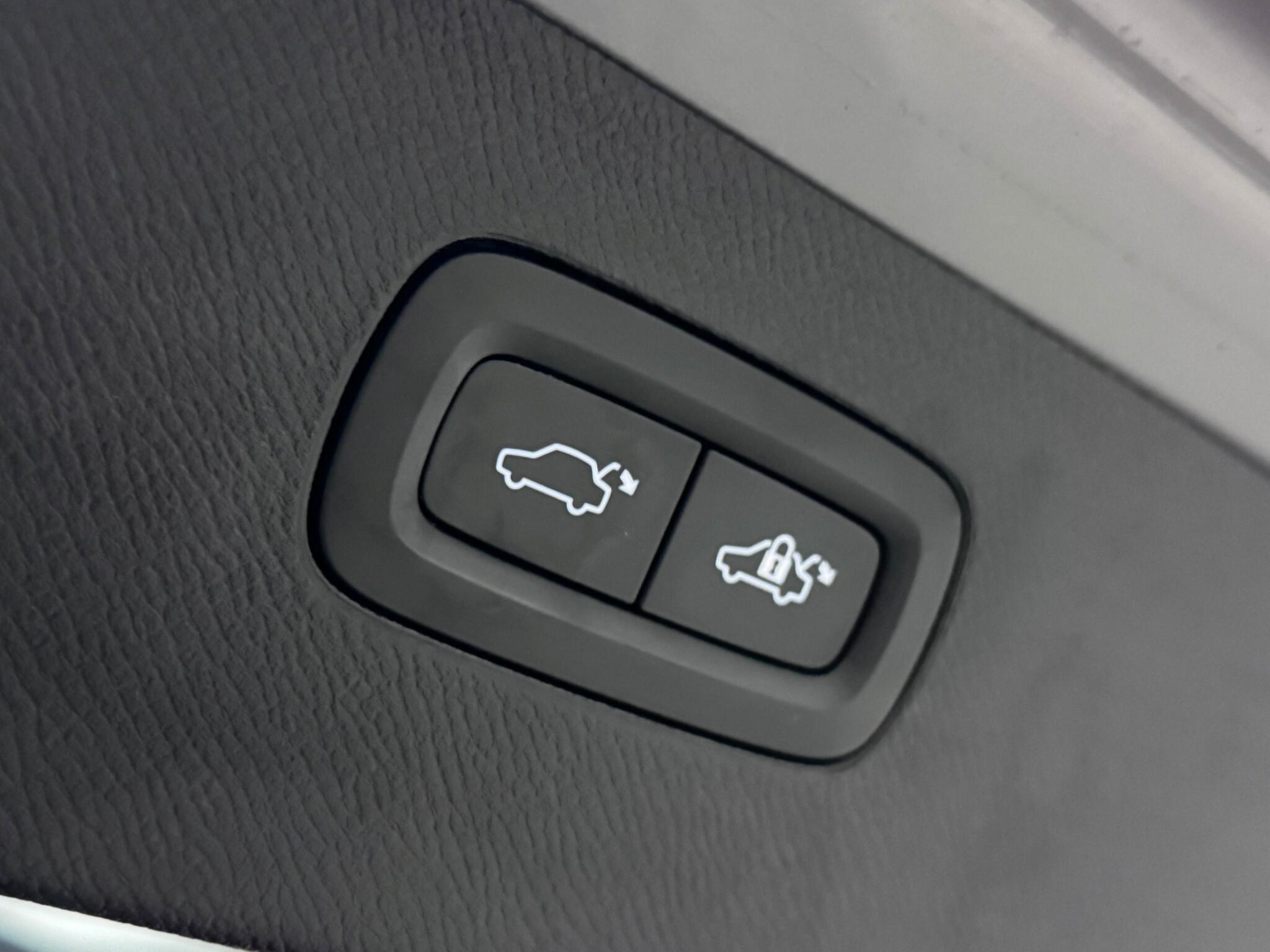 Volvo XC90 view 12