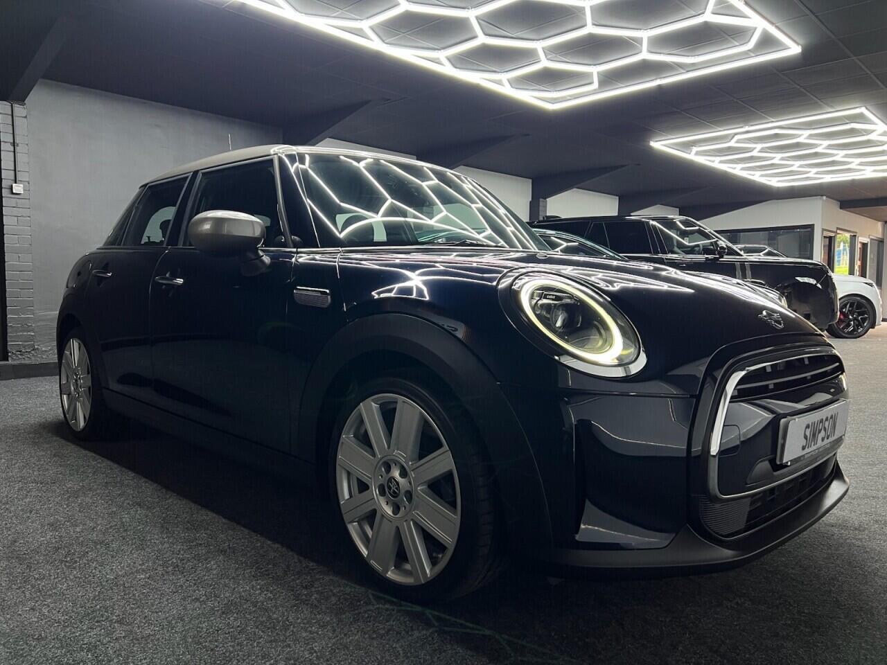 Mini Hatch view 16