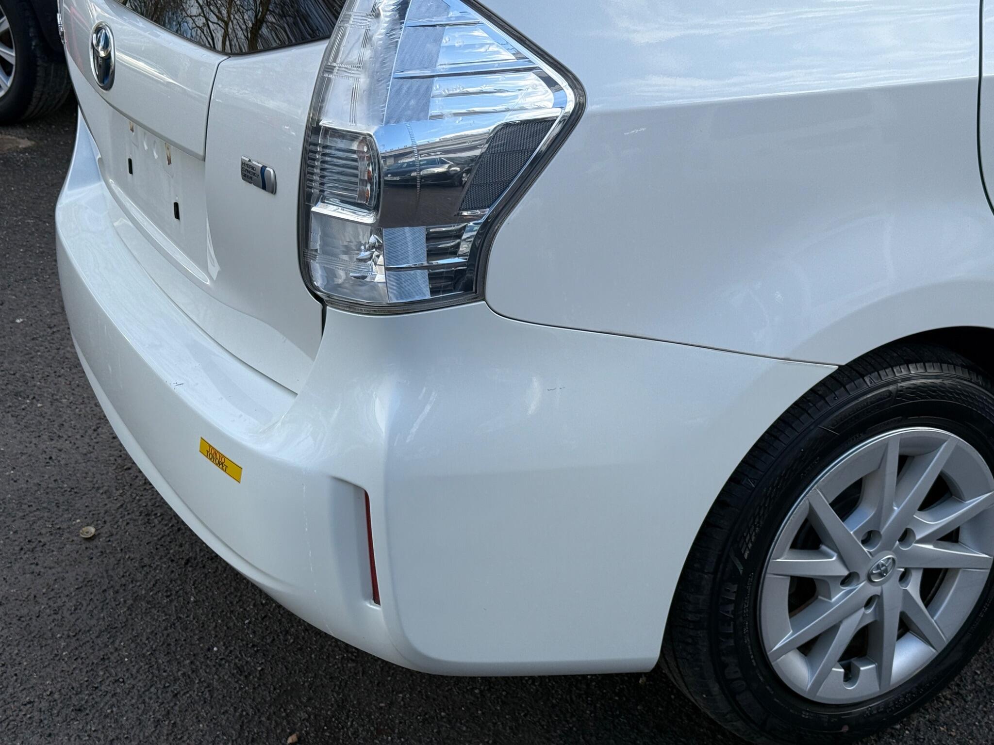 Toyota Prius+ - Image 26
