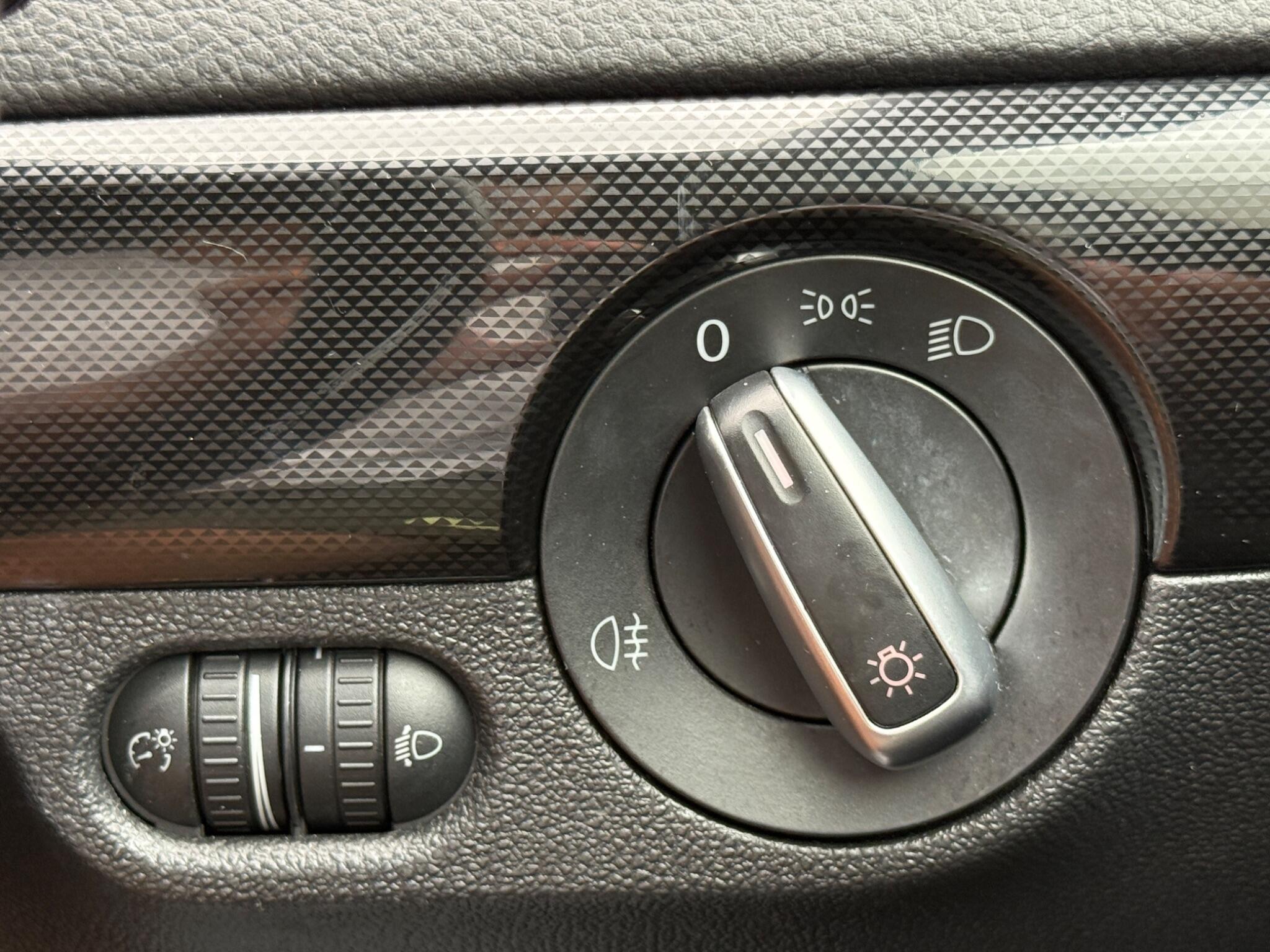 Volkswagen Jetta - Image 71