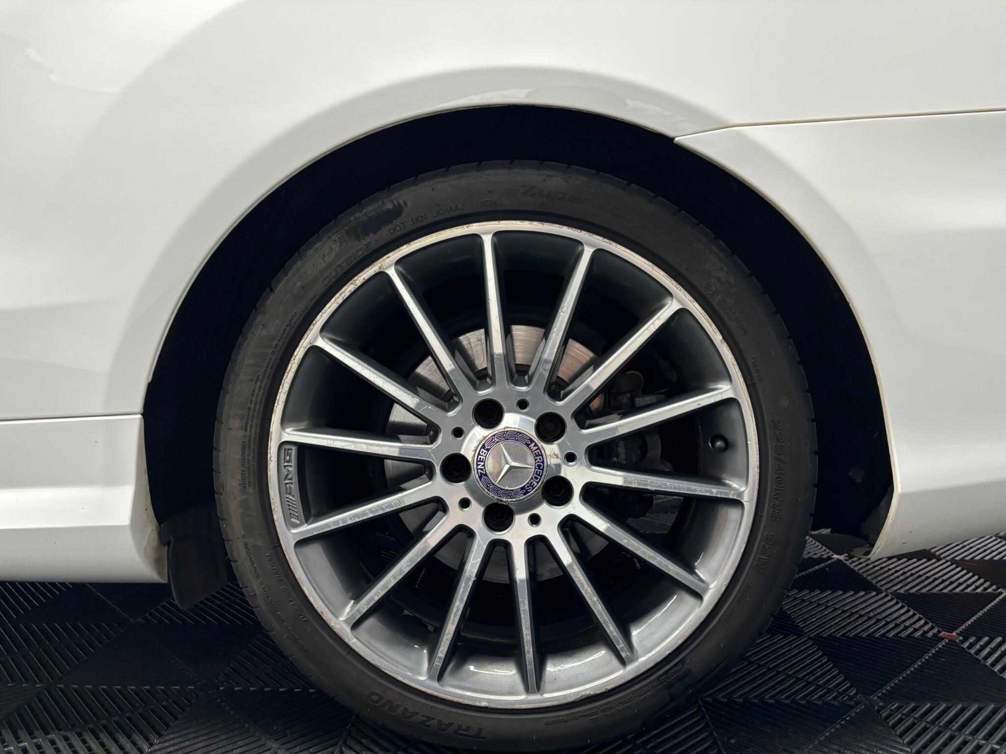 Mercedes-Benz E Class view 27