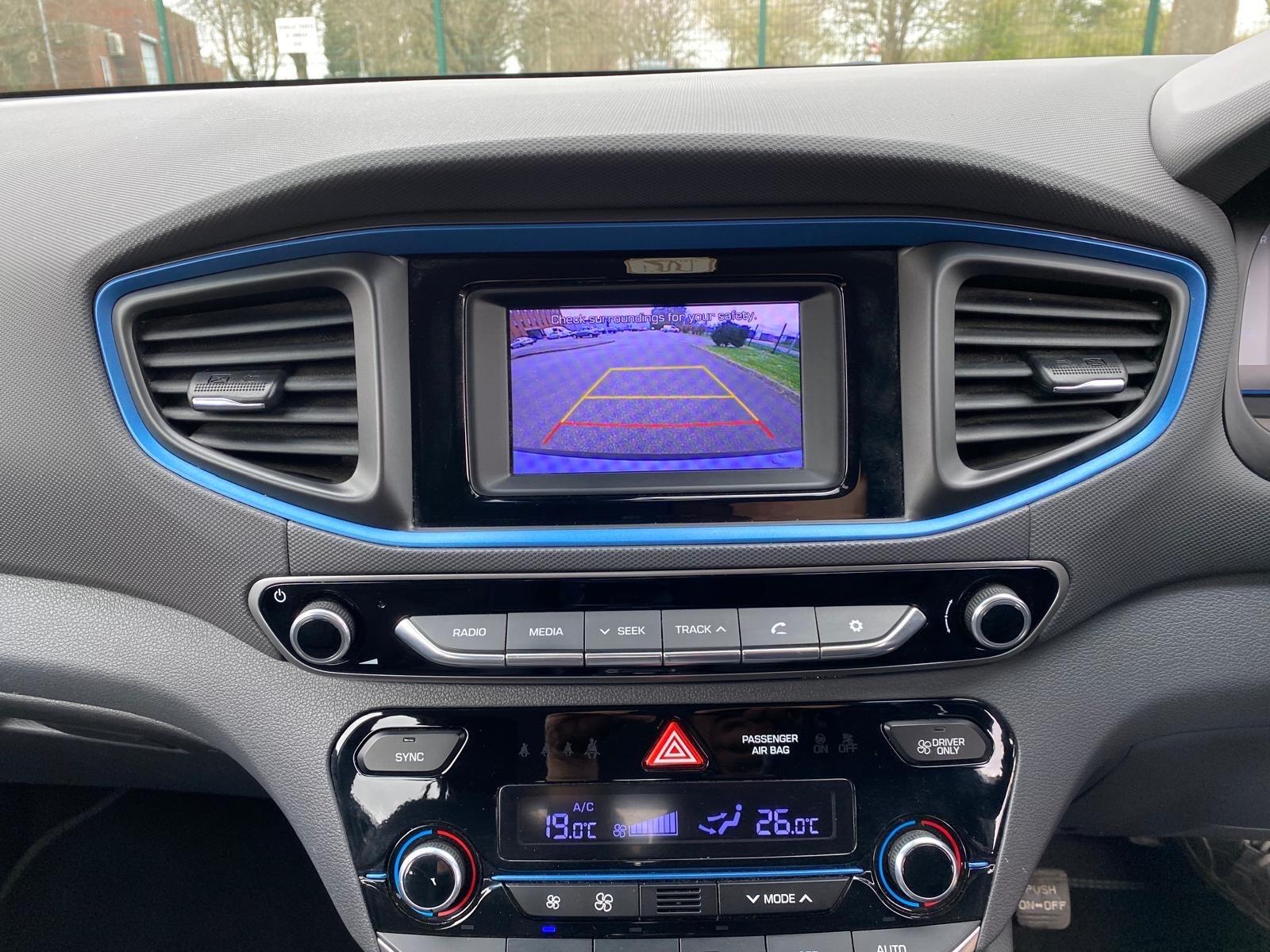Hyundai Ioniq view 23