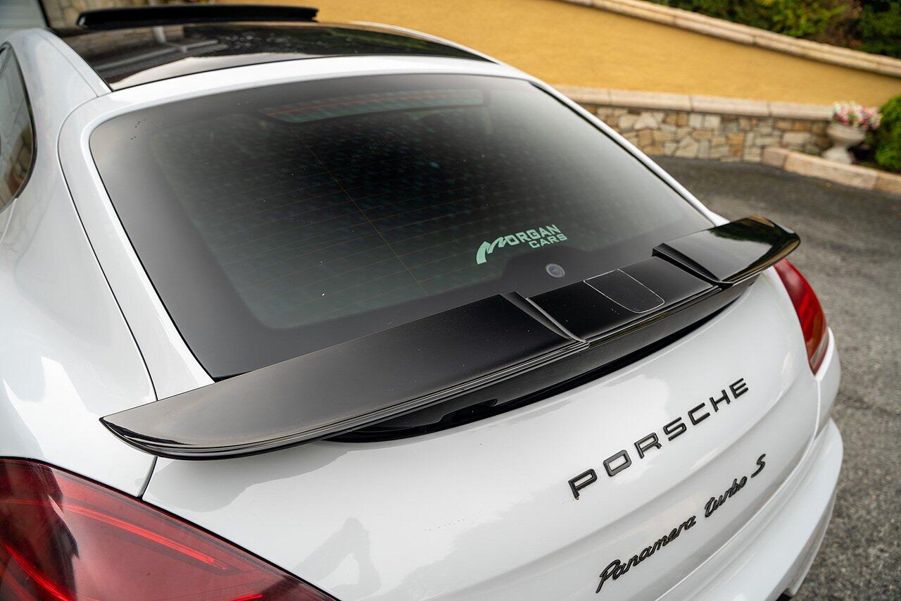 Porsche Panamera view 14