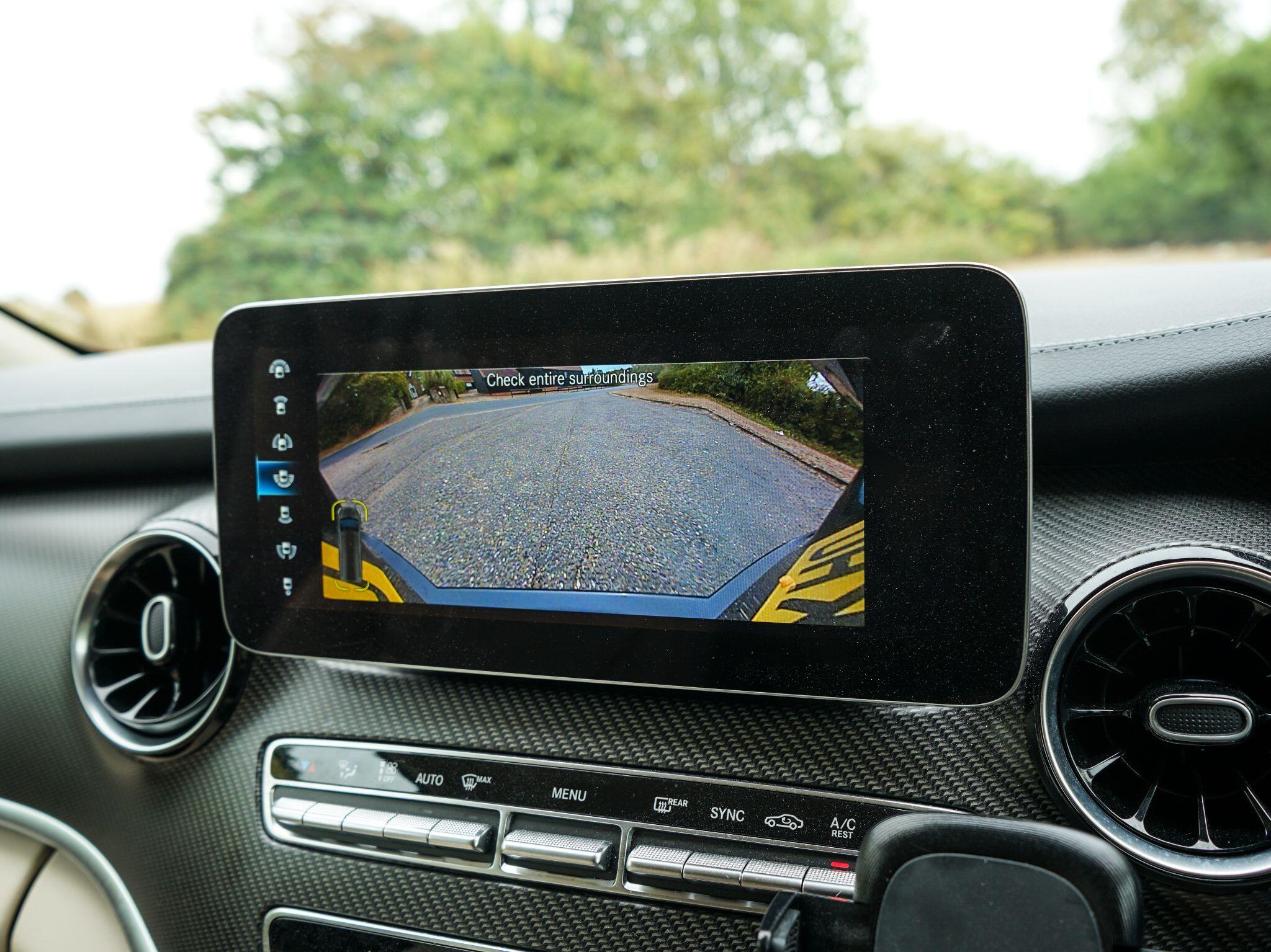 Mercedes-Benz V Class view 24