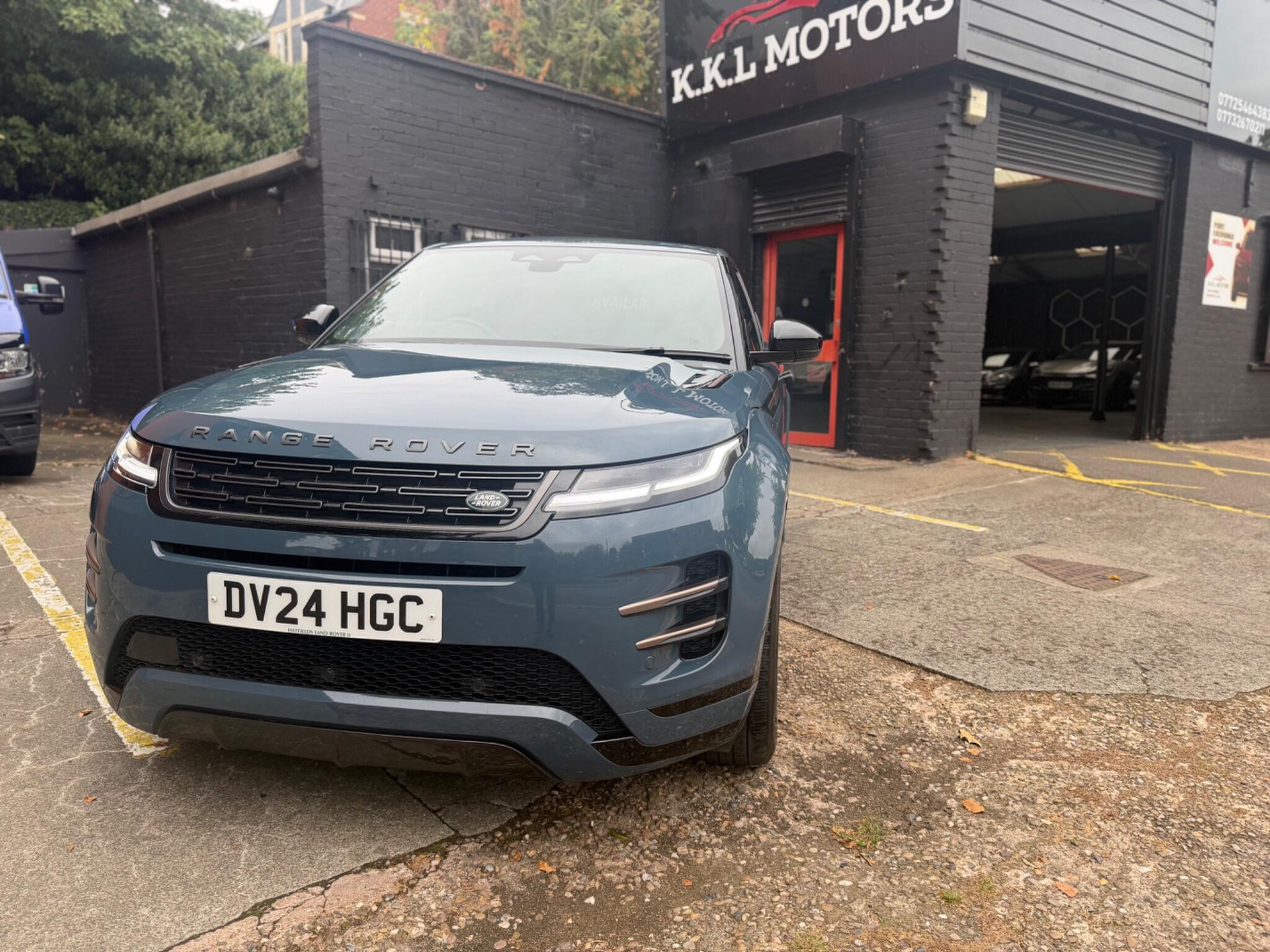 Land Rover Range Rover Evoque view 2