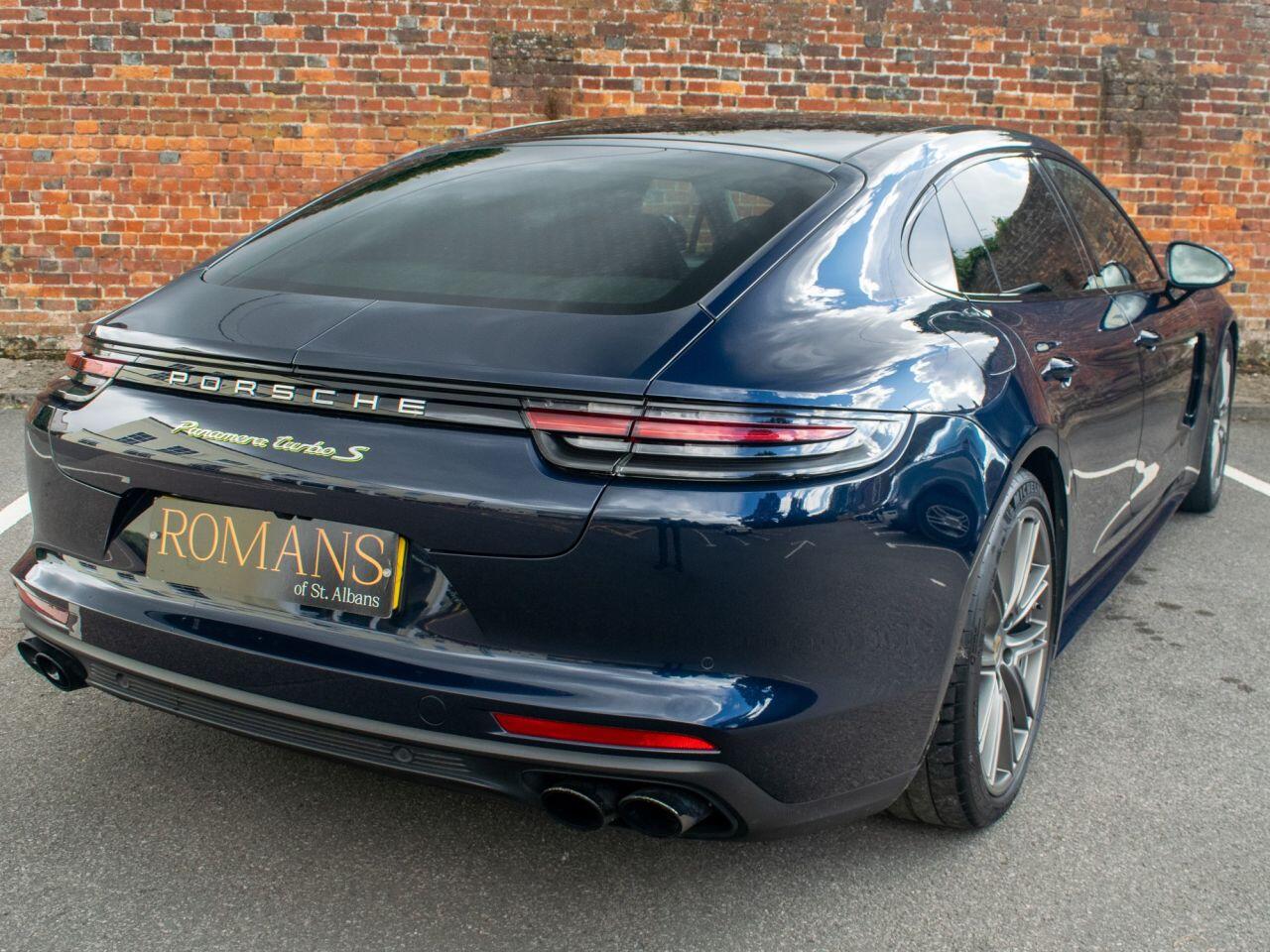 Porsche Panamera view 32