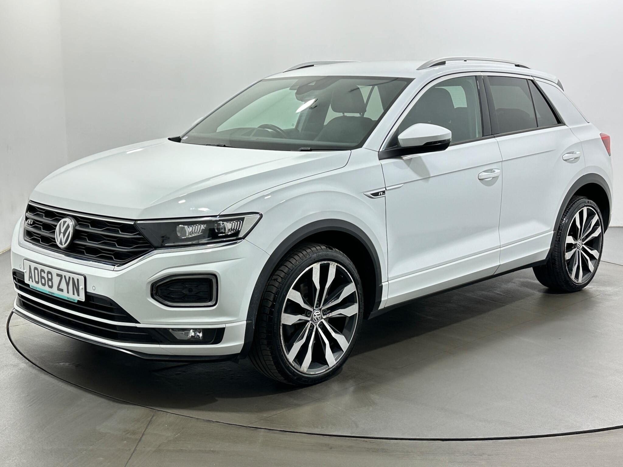 Volkswagen T-Roc view 4