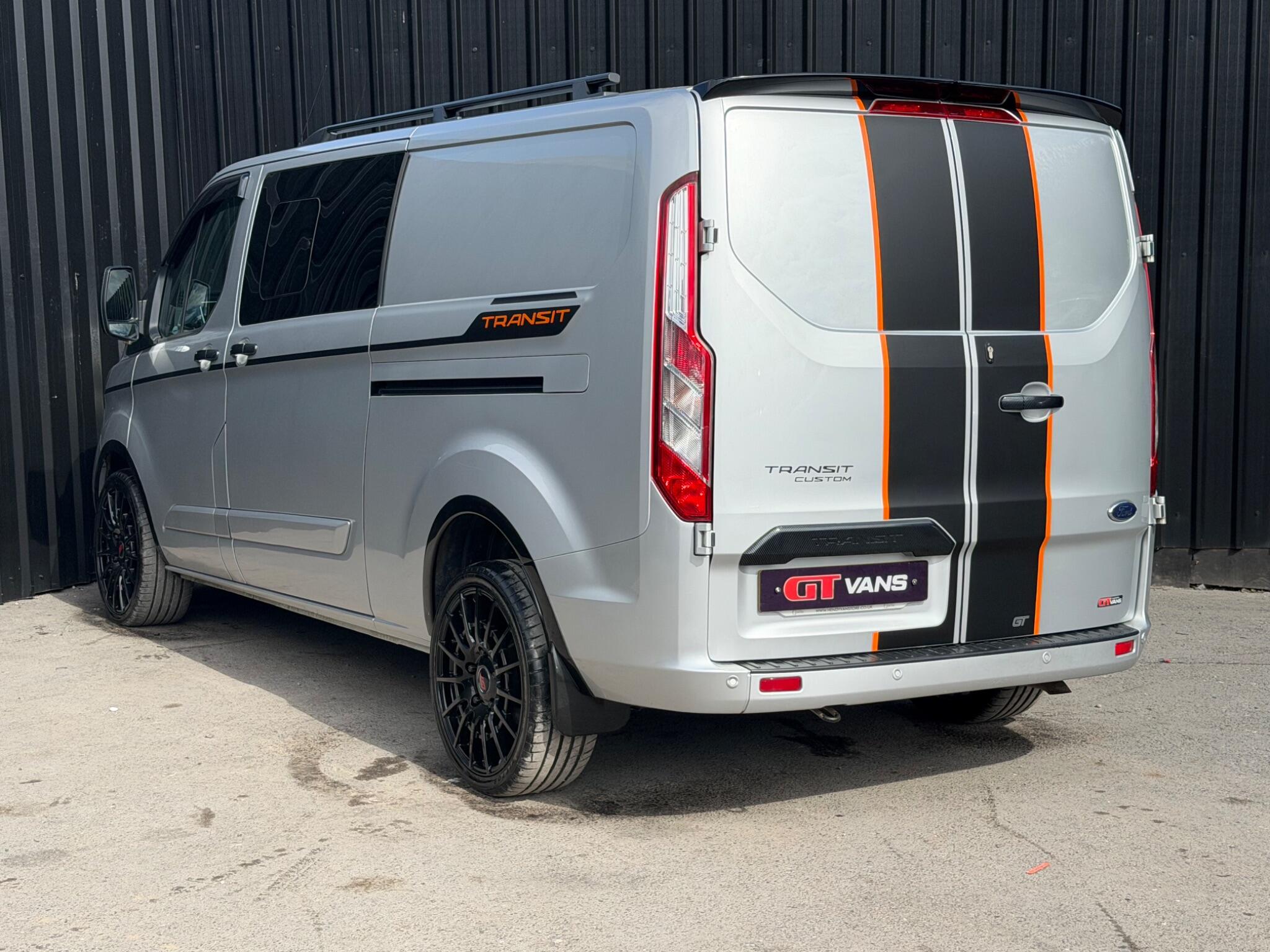 Ford Transit Custom view 2