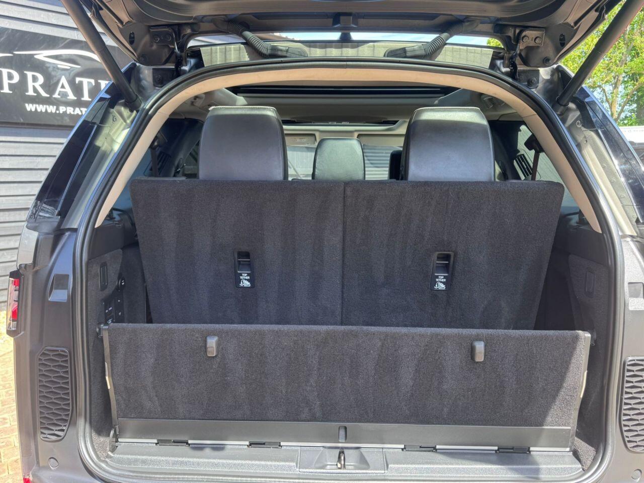Land Rover Discovery view 18