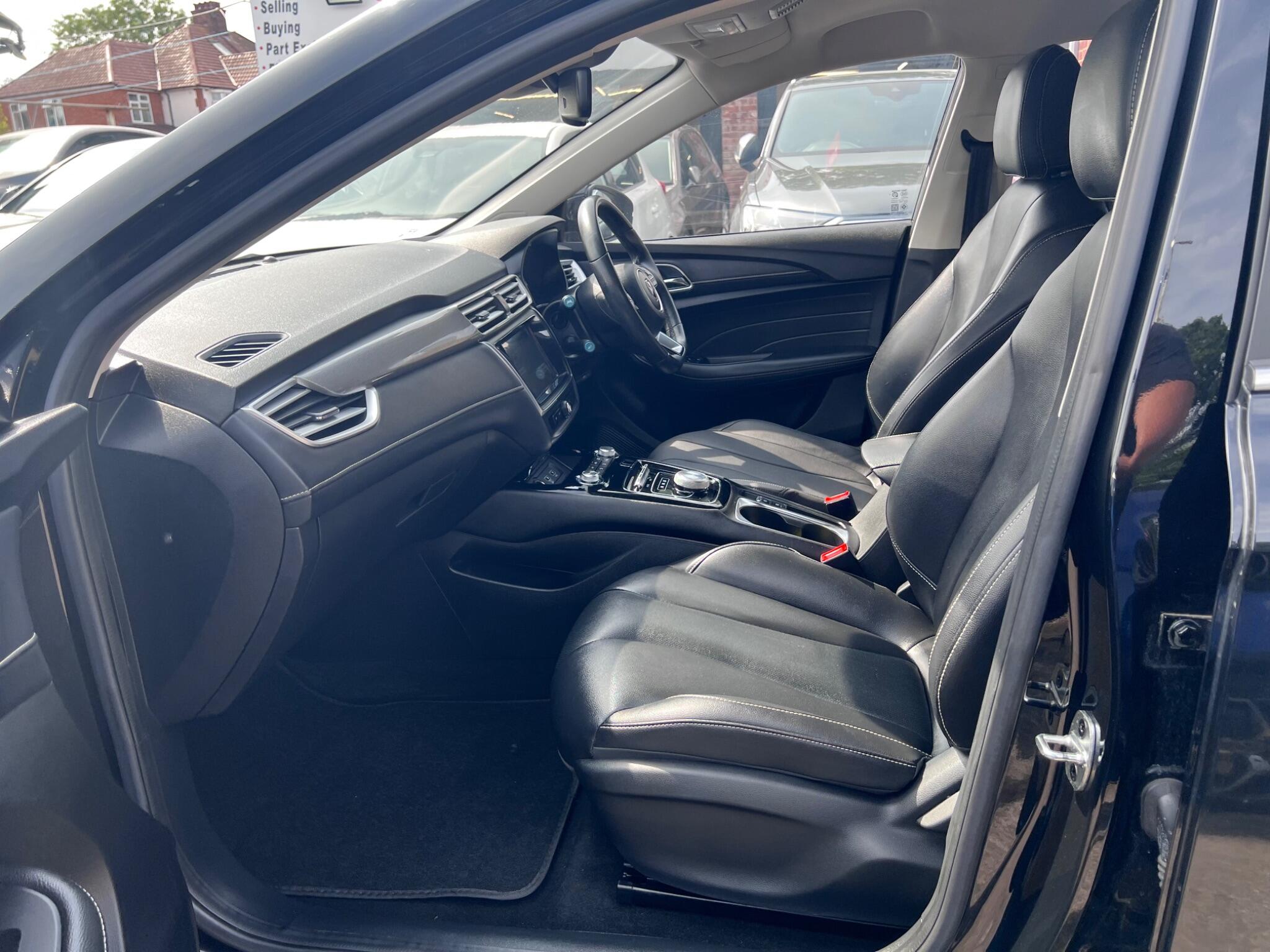 MG MG5 view 38