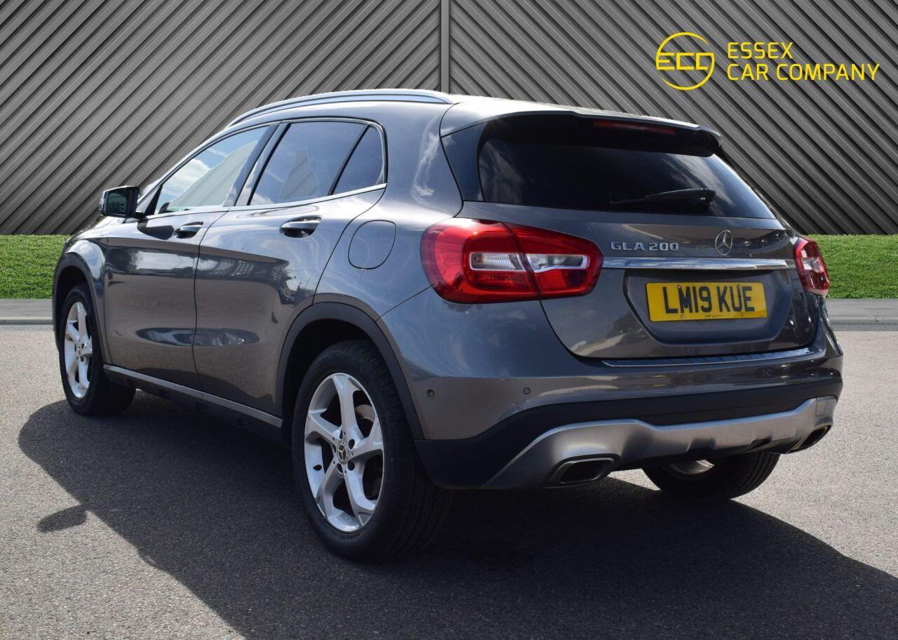 Mercedes-Benz GLA view 12