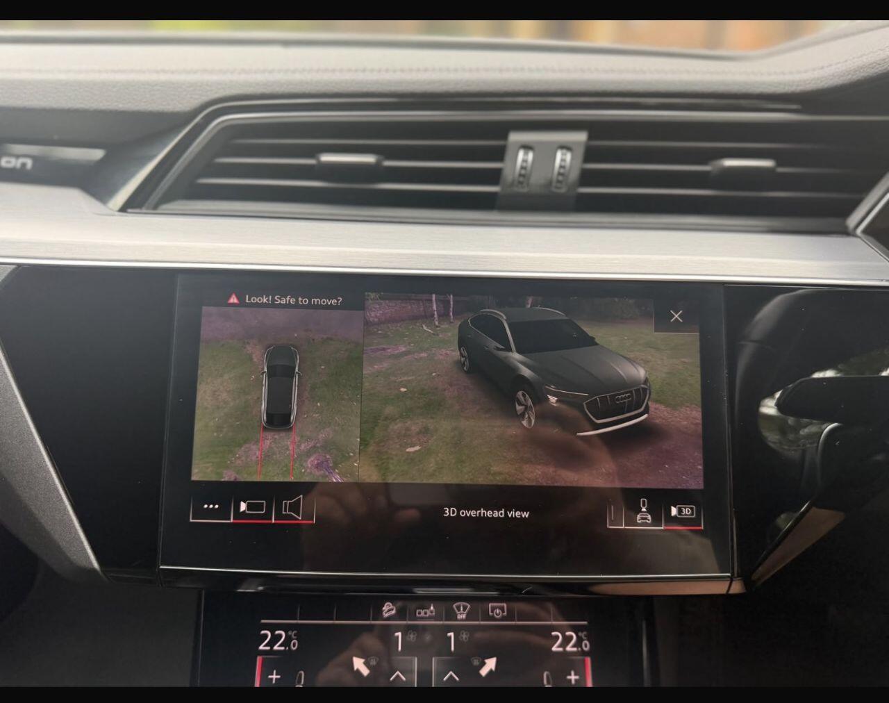 Audi E-Tron view 29