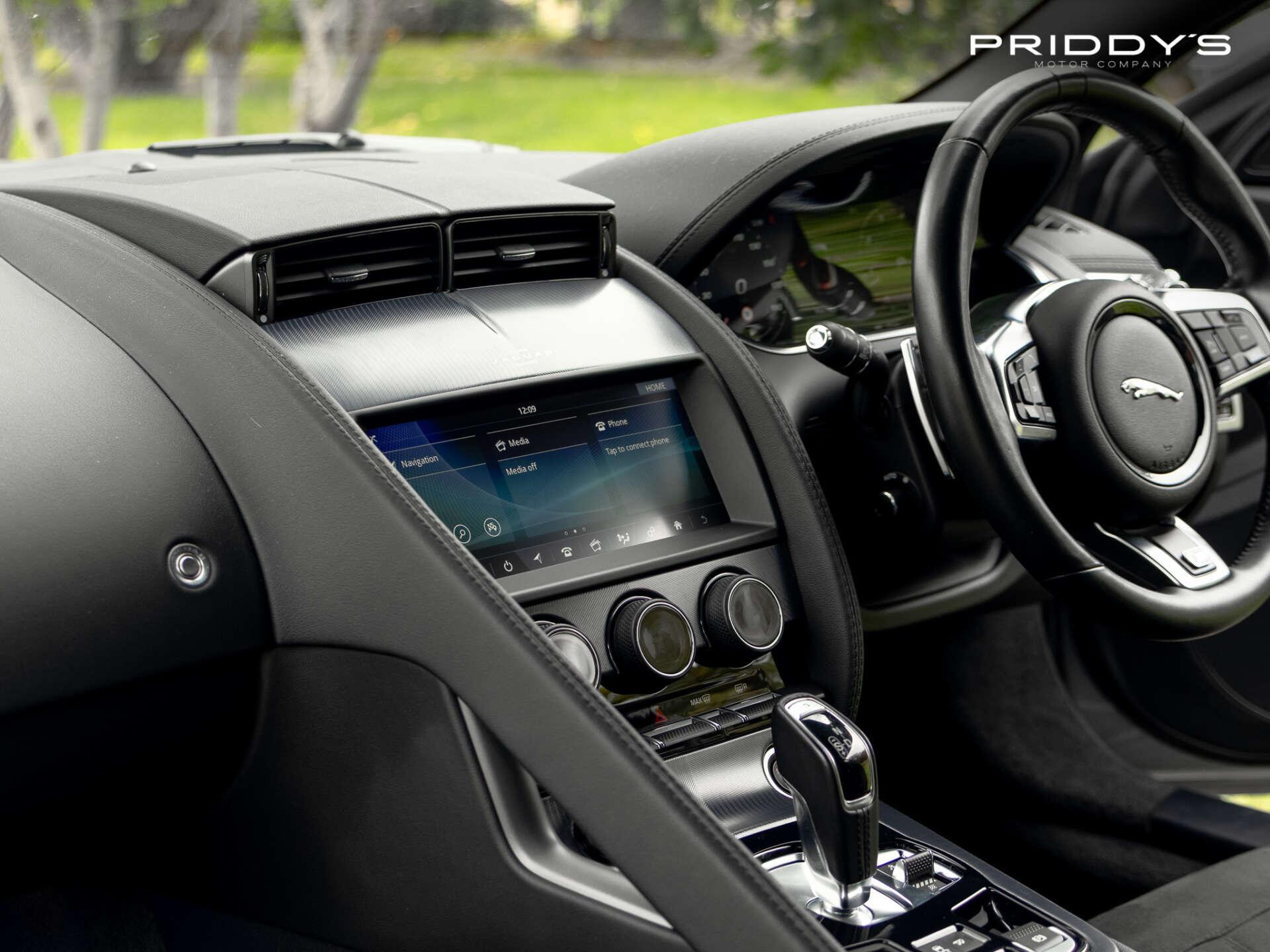 Jaguar F-Type view 47