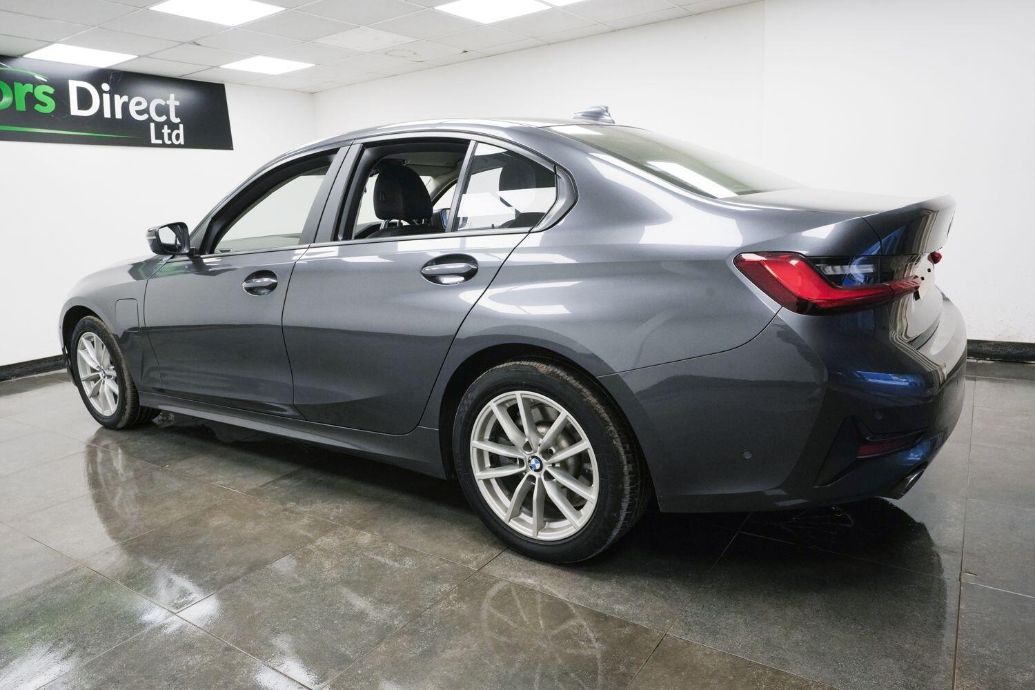 BMW 3 Series view 6