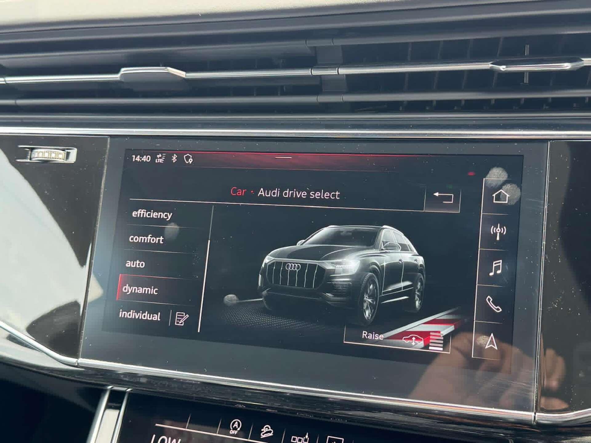 Audi Q8 view 38