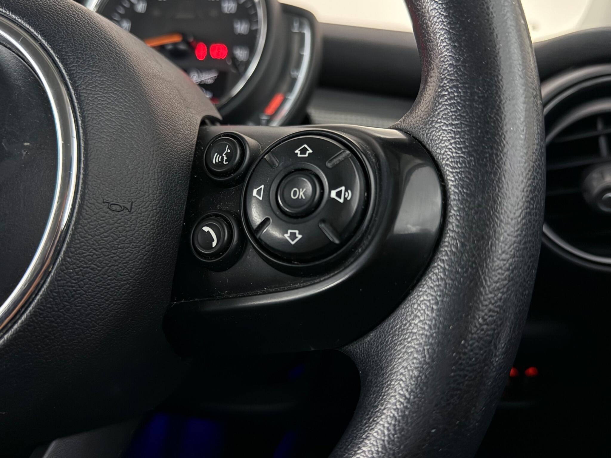 Mini Hatch view 15