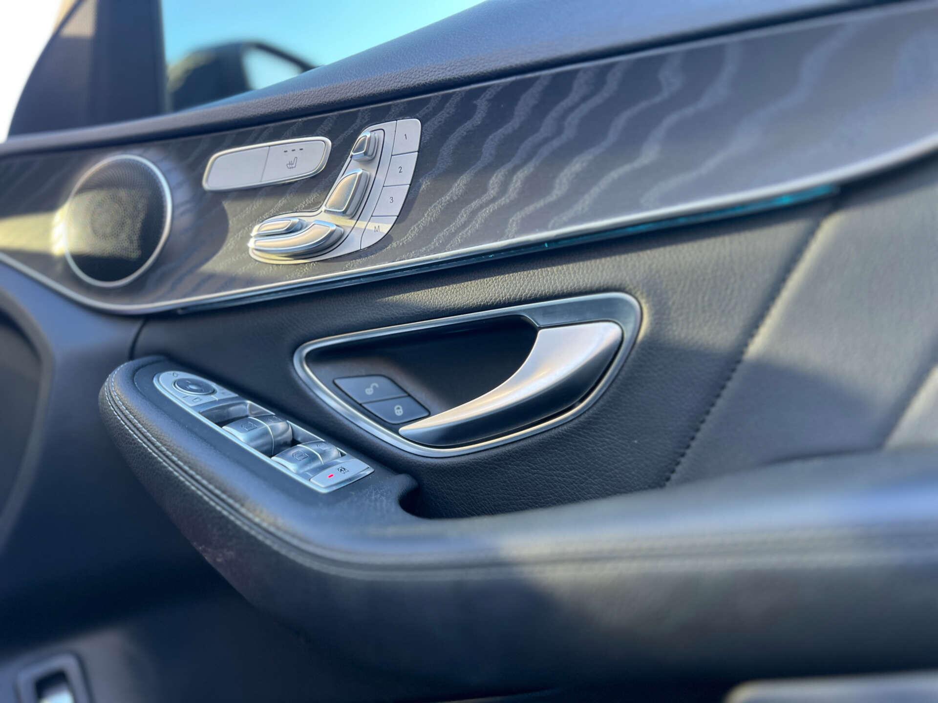 Mercedes-Benz C-Class view 17