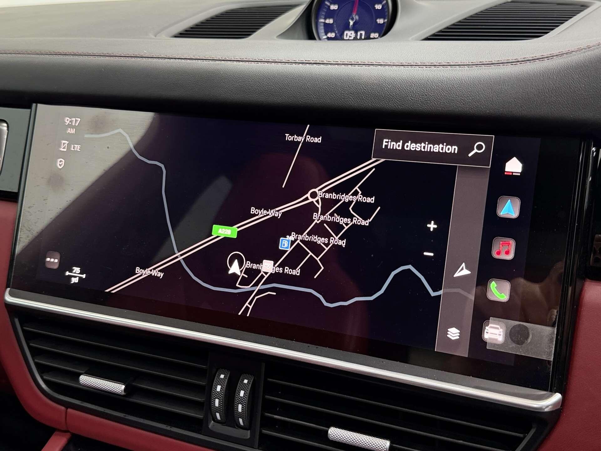 Porsche Cayenne view 47