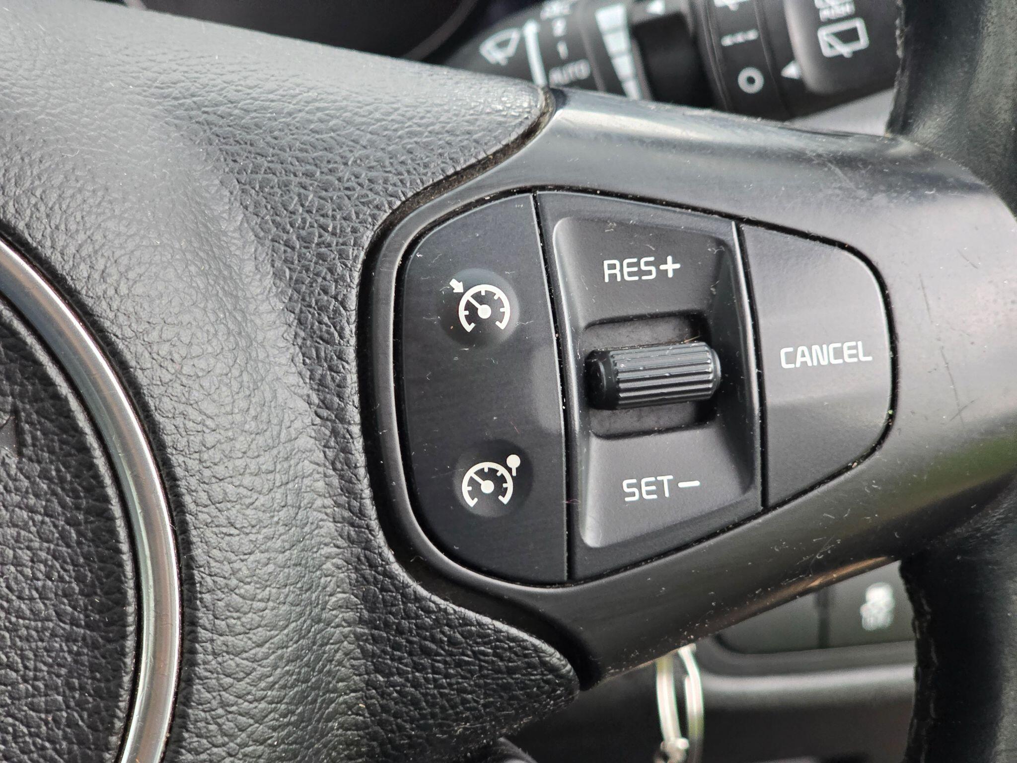 Kia Carens view 37