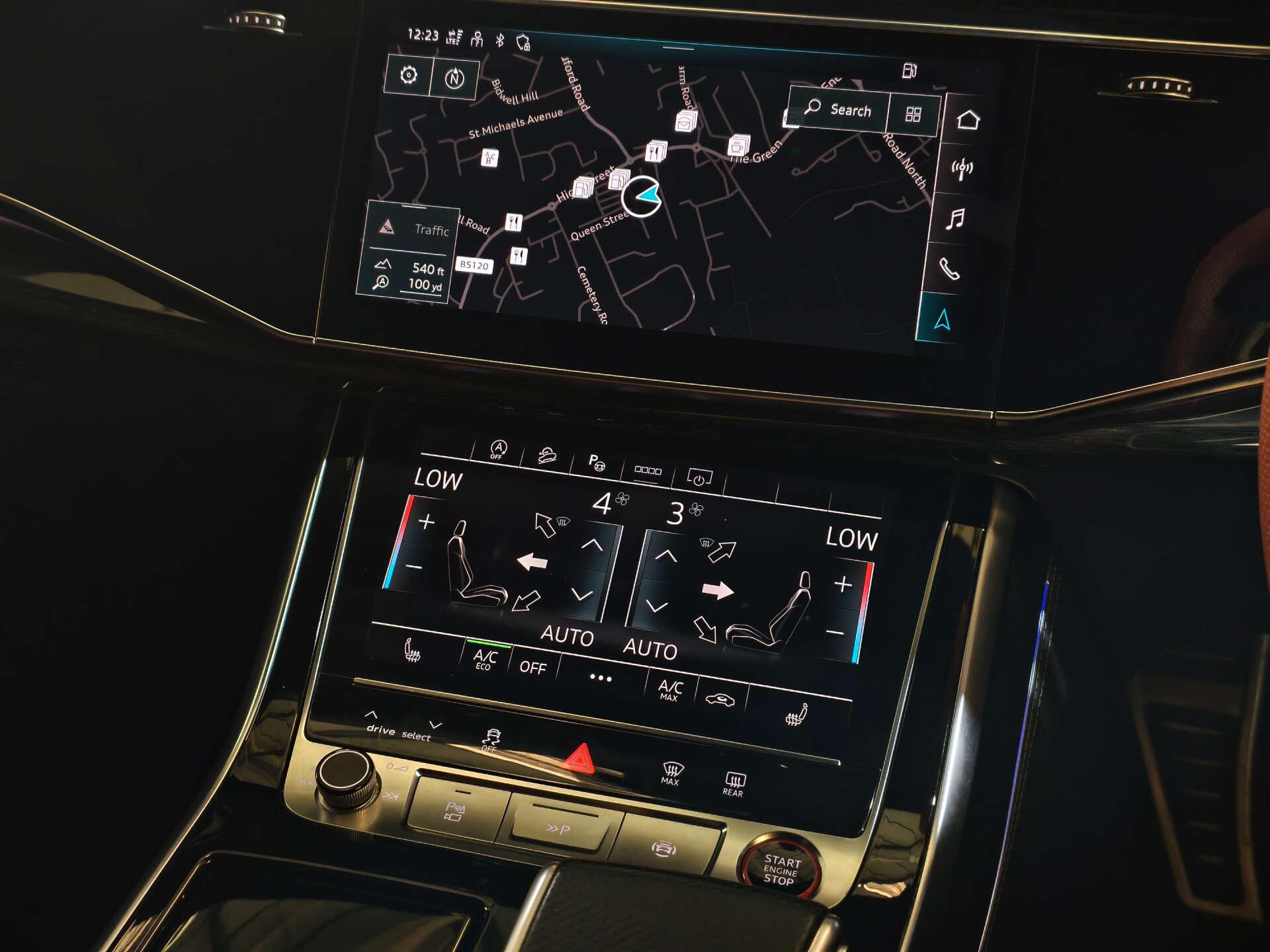 Audi SQ8 view 33