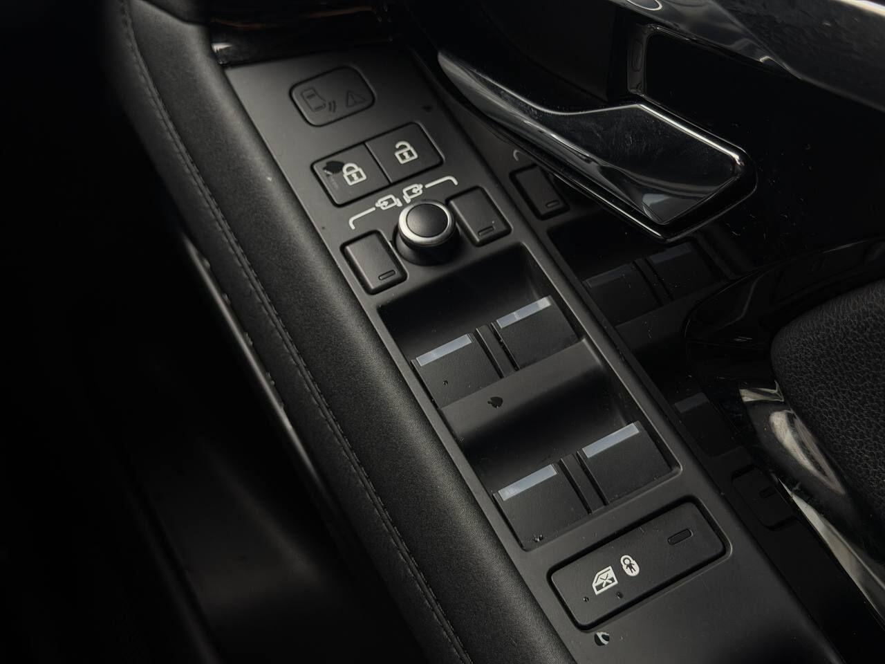 Land Rover Range Rover Evoque view 41