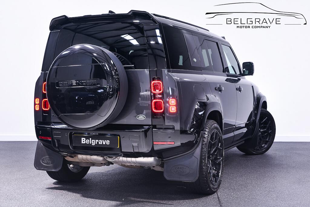 Land Rover Defender view 3
