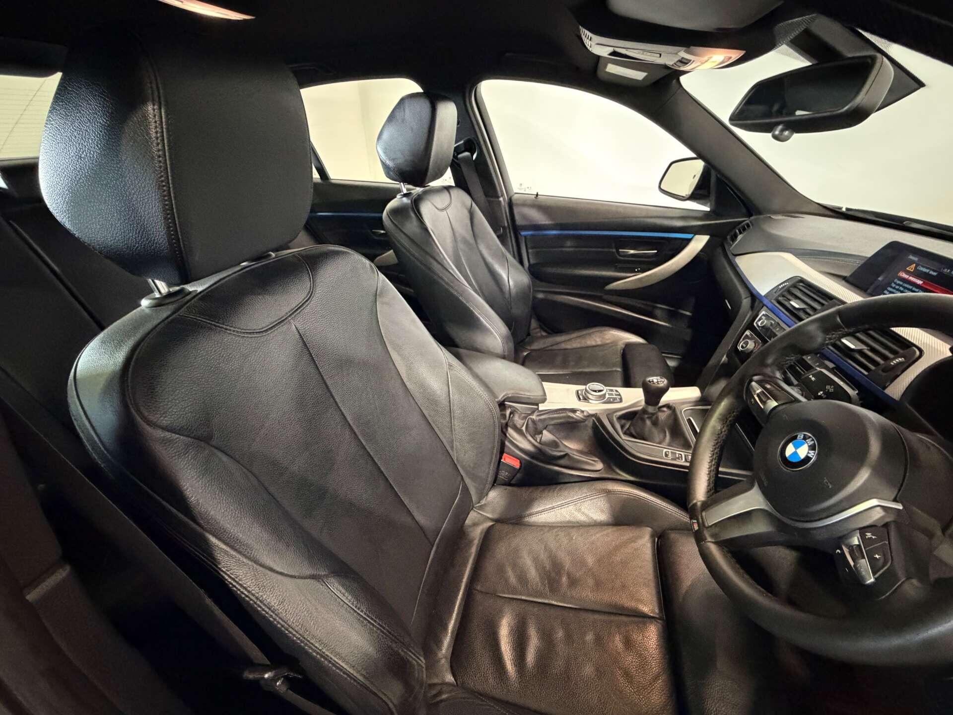 BMW 3 Series view 15