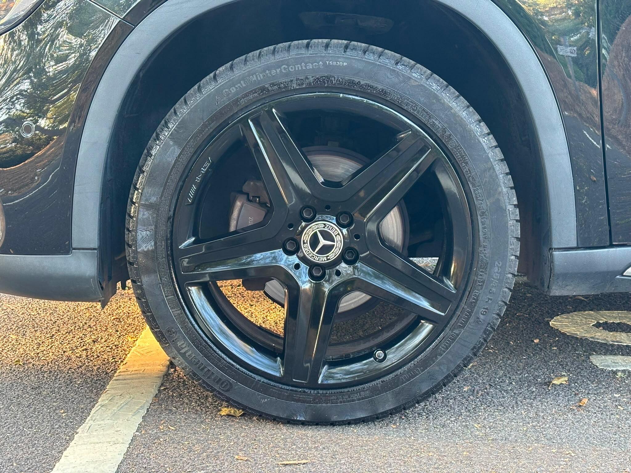 Mercedes-Benz Gla view 22