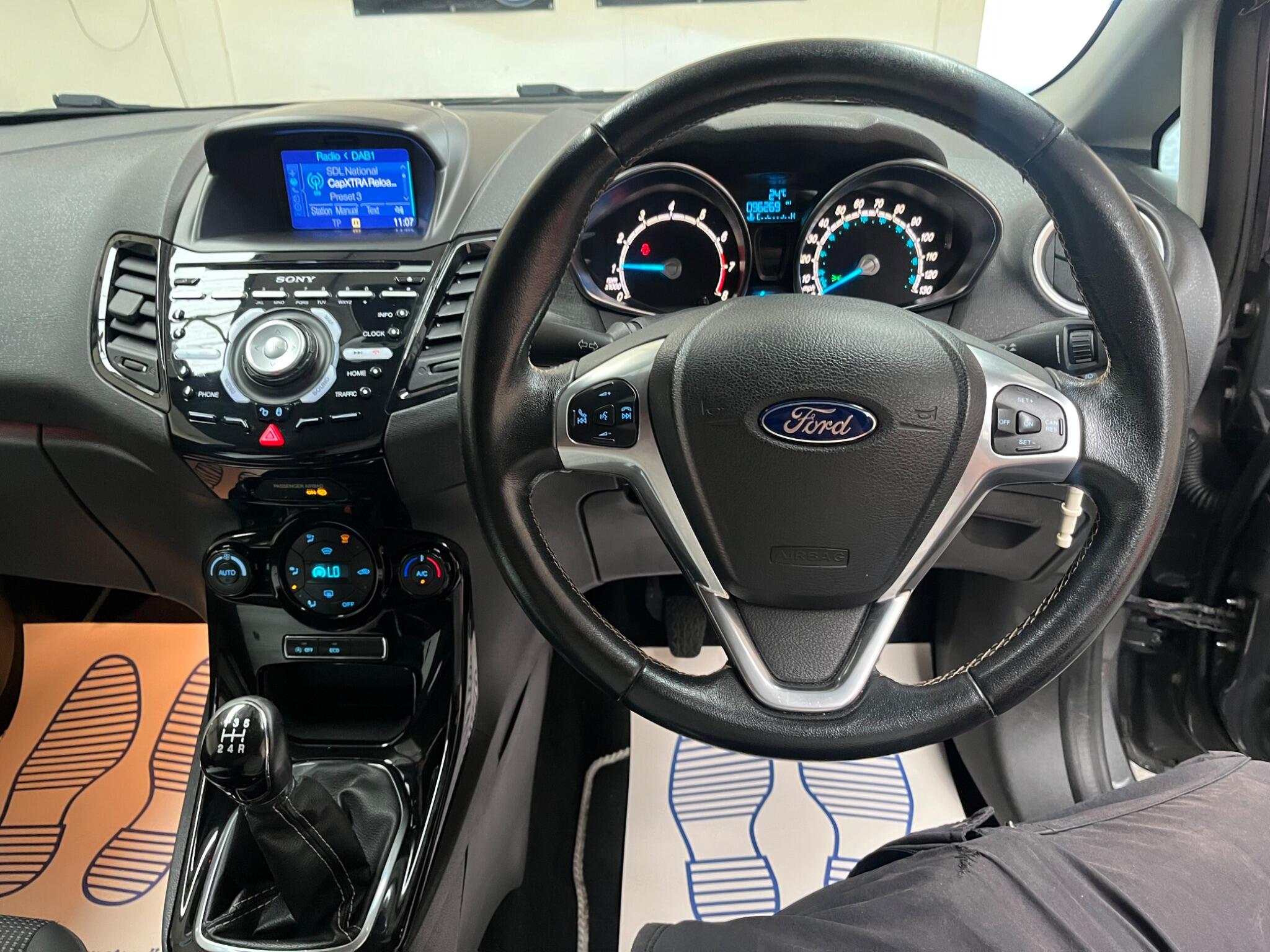 Ford Fiesta view 14