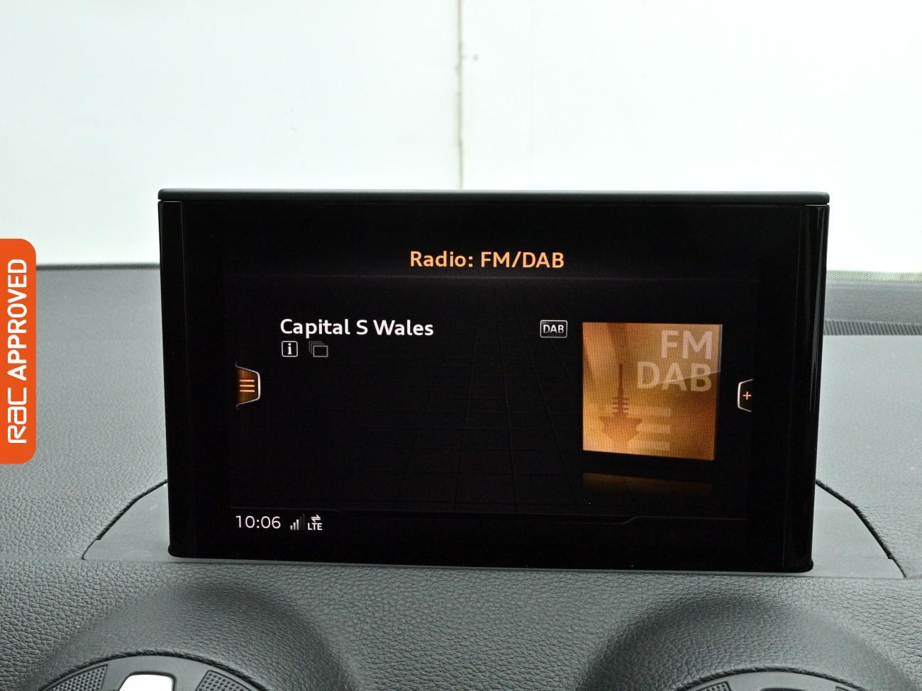 Audi Q2 view 16