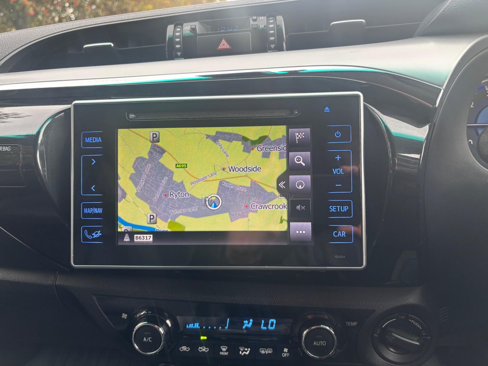 Toyota Hilux view 11
