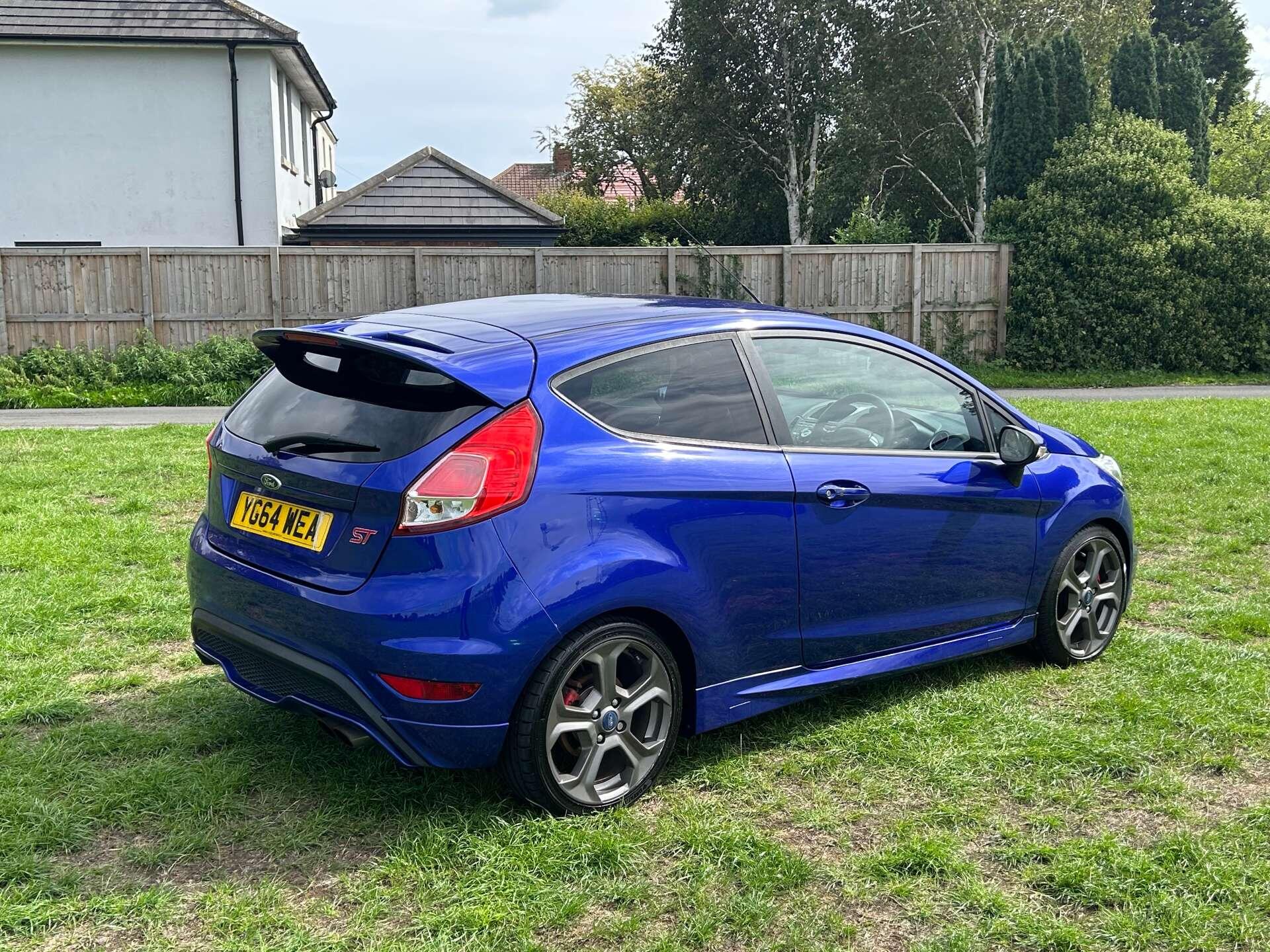 Ford Fiesta view 5
