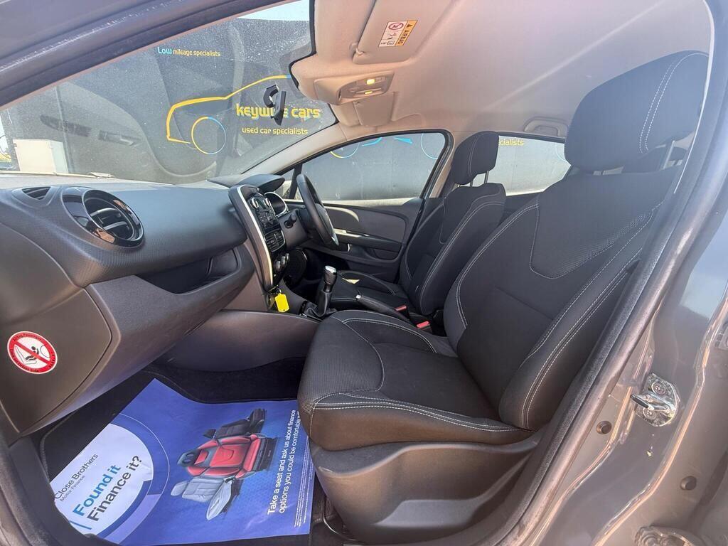 Renault Clio view 22