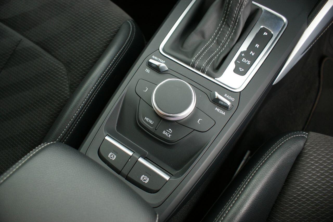 Audi SQ2 view 53