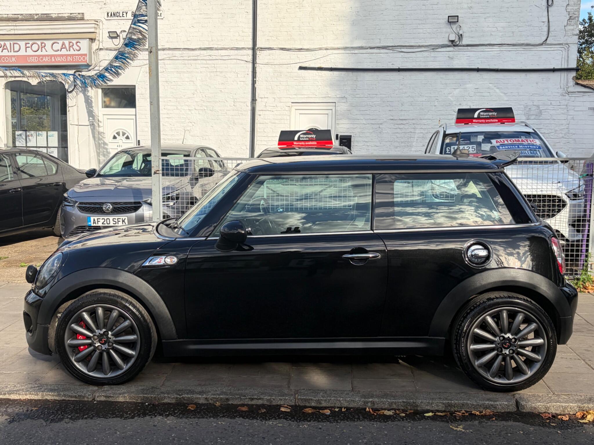 Mini Hatch view 5