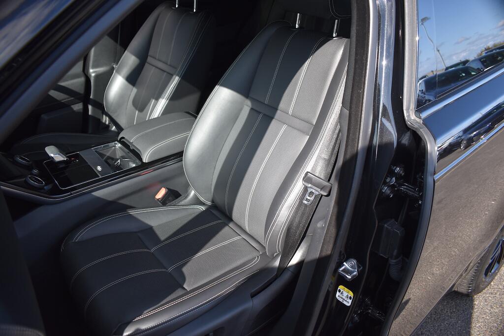 Land Rover Range Rover Velar view 40