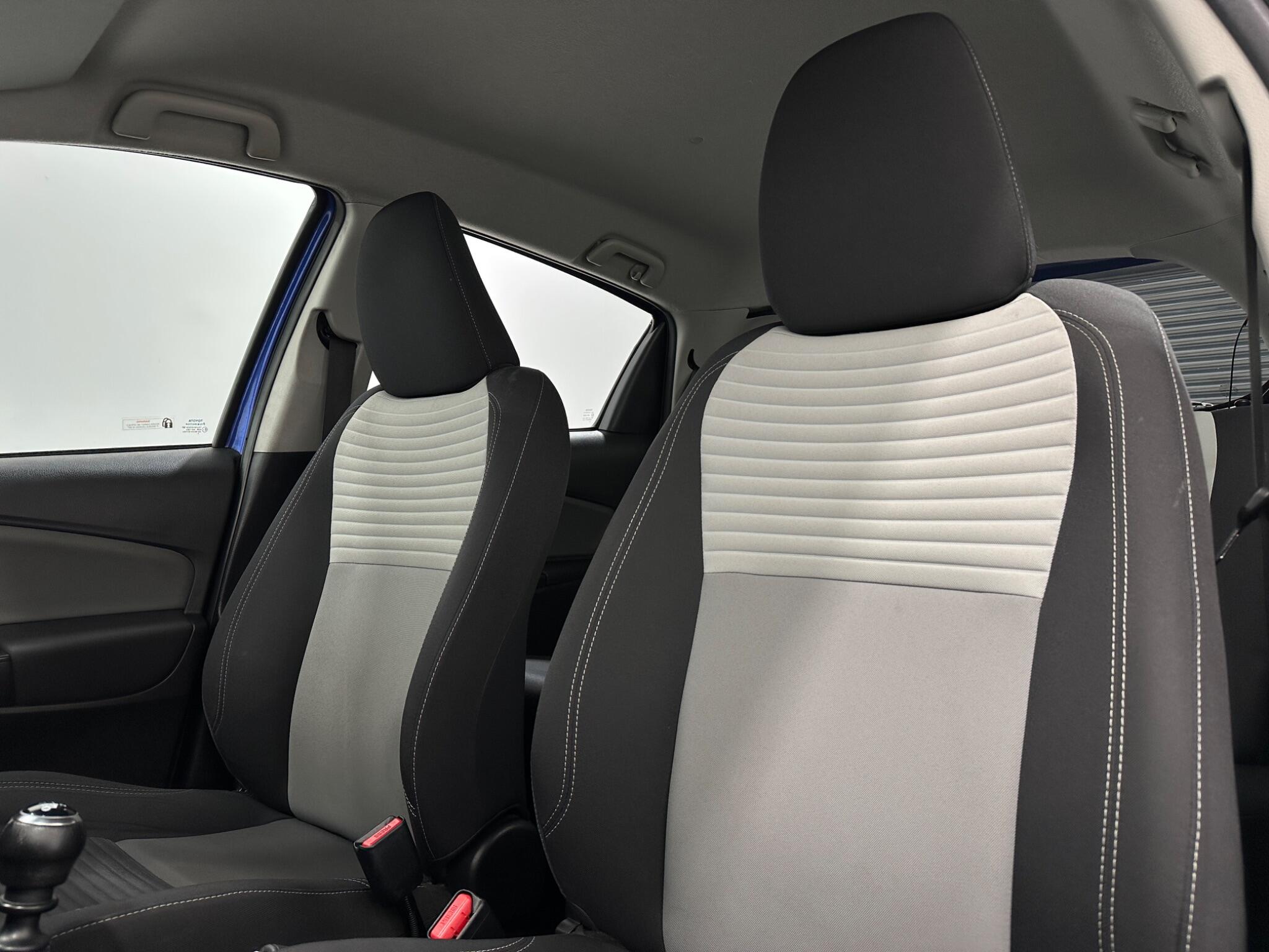 Toyota Yaris view 34