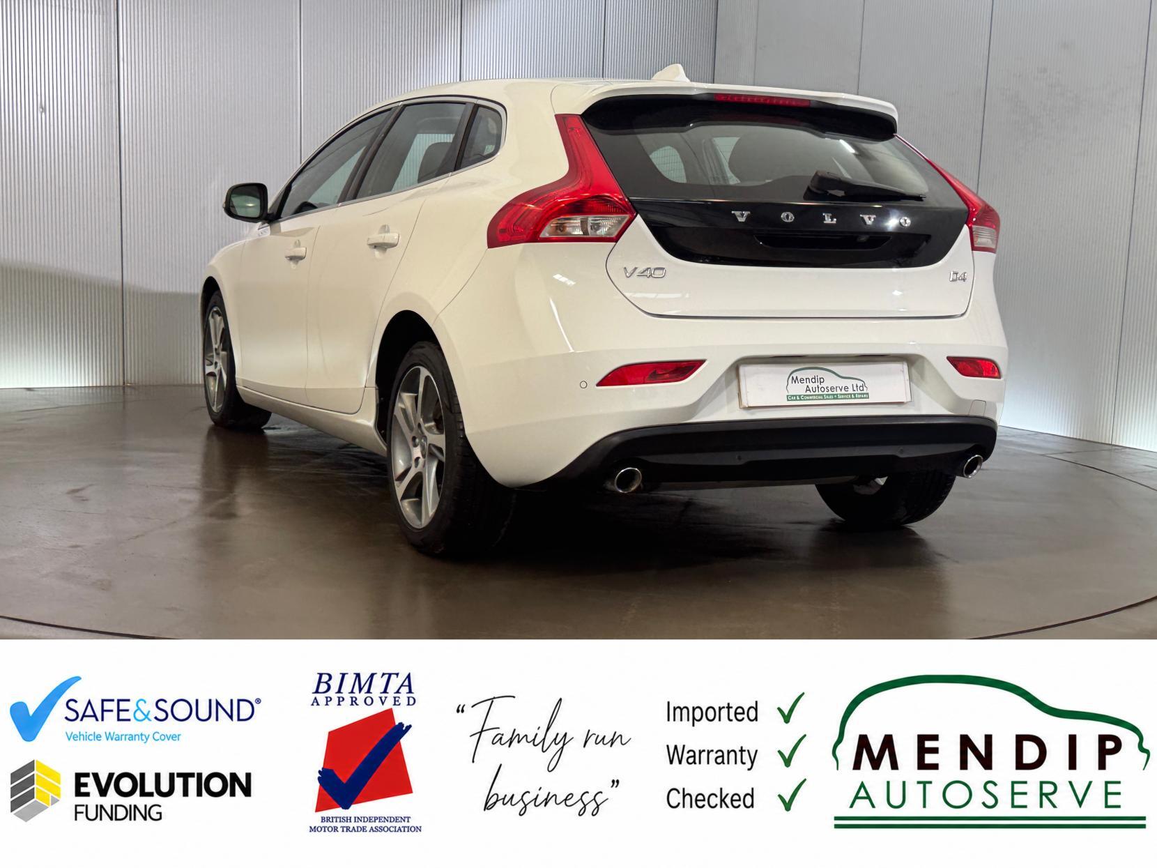 Volvo V40 view 14