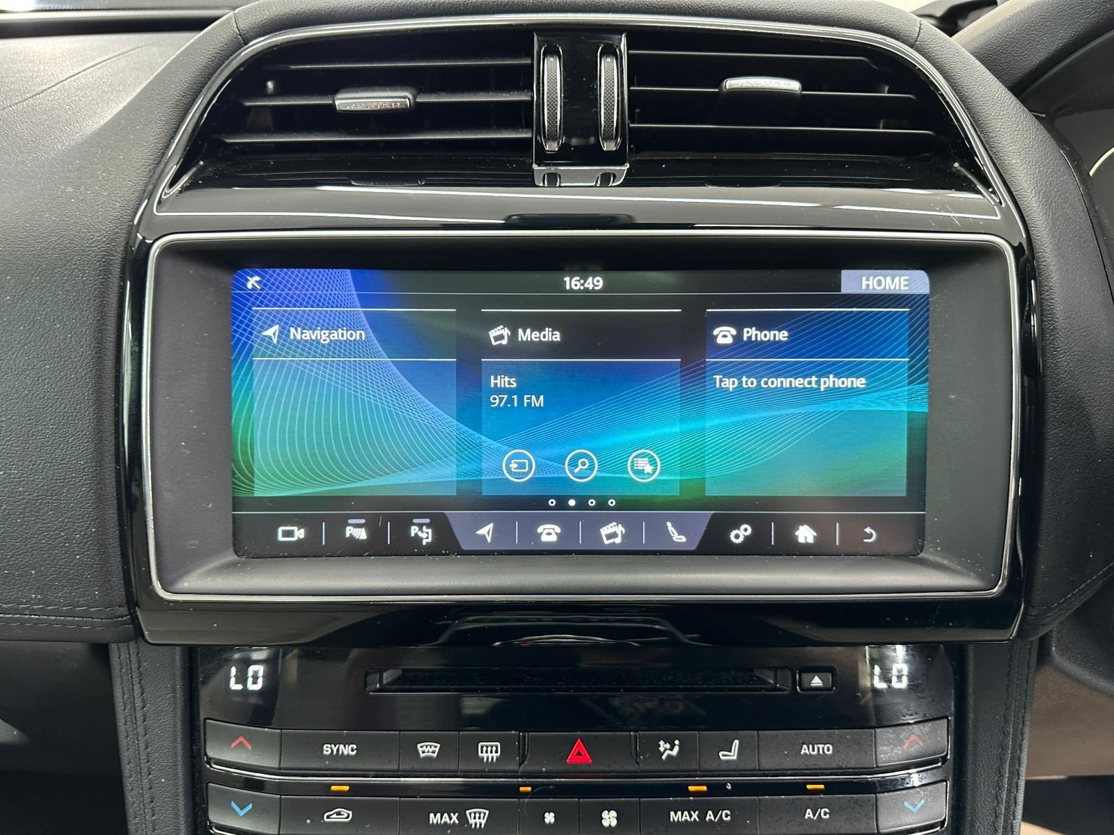 Jaguar F-Pace view 44
