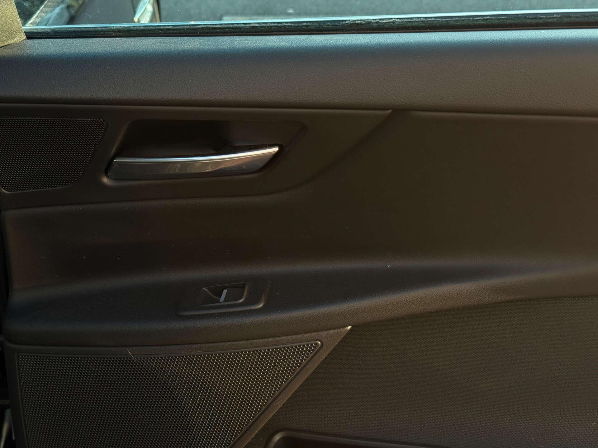 Jaguar Xe view 31