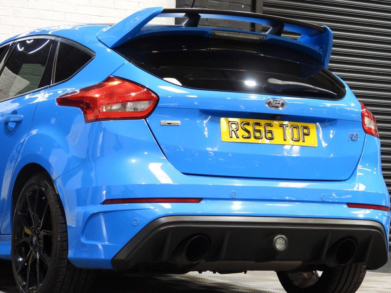 Ford Focus view 3