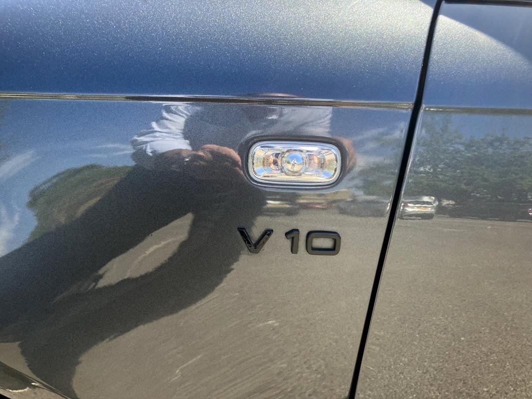 Audi S6 Avant view 21